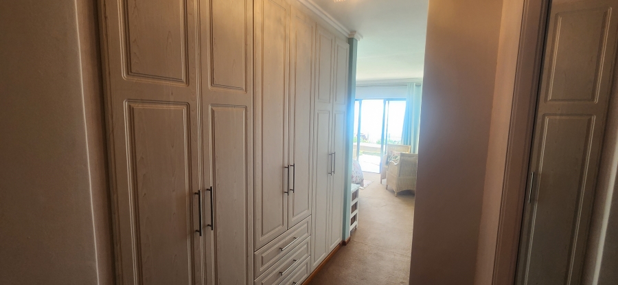 6 Bedroom Property for Sale in Da Nova Western Cape